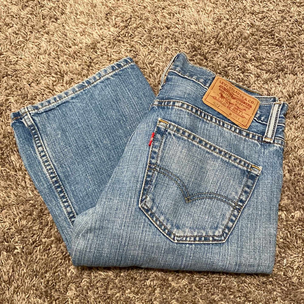 Men’s Levi Jeans. 29/32 Light/Medium wash. Great condition.